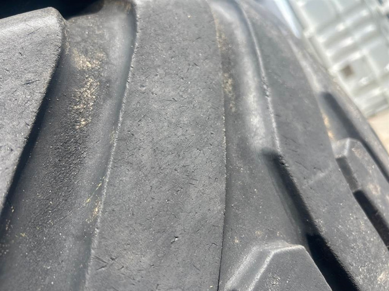 Schaeff SKL841-Altura 550/45-22.5-Tire/Reifen/Band - Шини і диски в категорії Будівельна техніка: фото 2 Schaeff SKL841-Altura 550/45-22.5-Tire/Reifen/Band - Шини і диски в категорії Будівельна техніка: фото 2