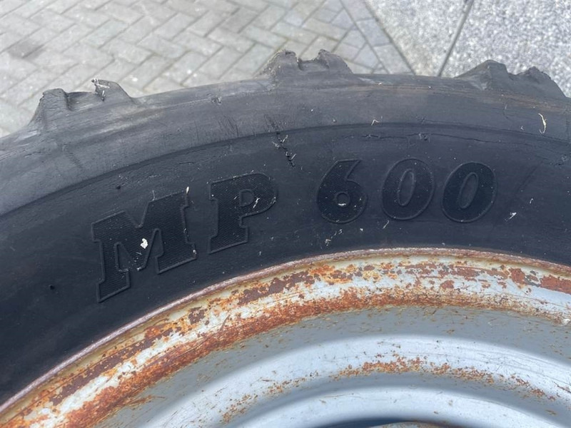 Schaeff SKS661-BKT 405/70-24 (16/70-24)-Tire/Reifen/Band - Шини і диски в категорії Будівельна техніка: фото 5 Schaeff SKS661-BKT 405/70-24 (16/70-24)-Tire/Reifen/Band - Шини і диски в категорії Будівельна техніка: фото 5