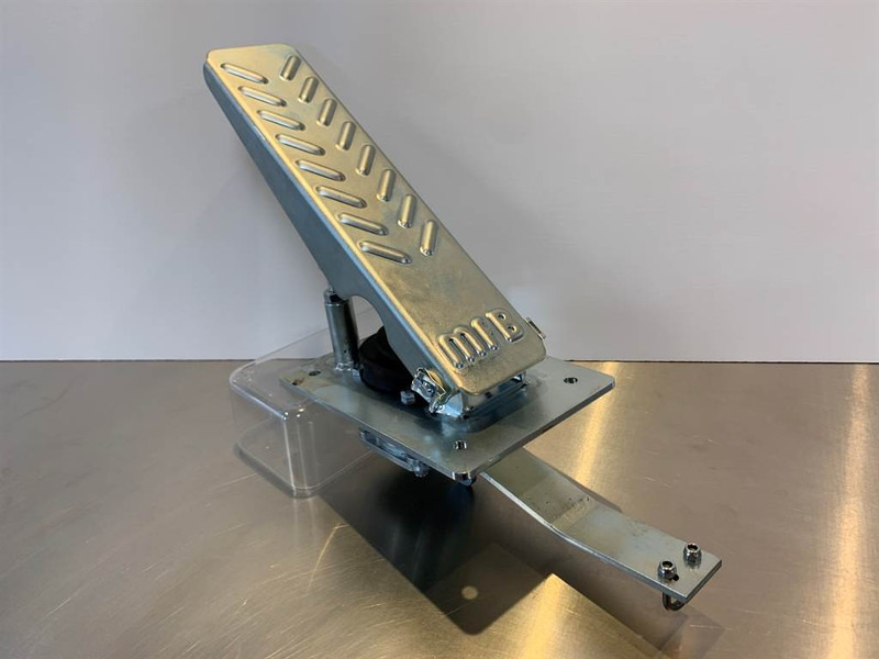 Terex TL/SKL/SKS-5692609966-Gas pedal - Кабіна й інтер'єр в категорії Будівельна техніка: фото 1 Terex TL/SKL/SKS-5692609966-Gas pedal - Кабіна й інтер'єр в категорії Будівельна техніка: фото 1