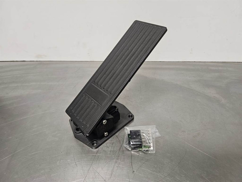 Terex TL260-5350260006-Gas pedal/Fusspedal/Gaspedaal - Електрична система в категорії Будівельна техніка: фото 1 Terex TL260-5350260006-Gas pedal/Fusspedal/Gaspedaal - Електрична система в категорії Будівельна техніка: фото 1