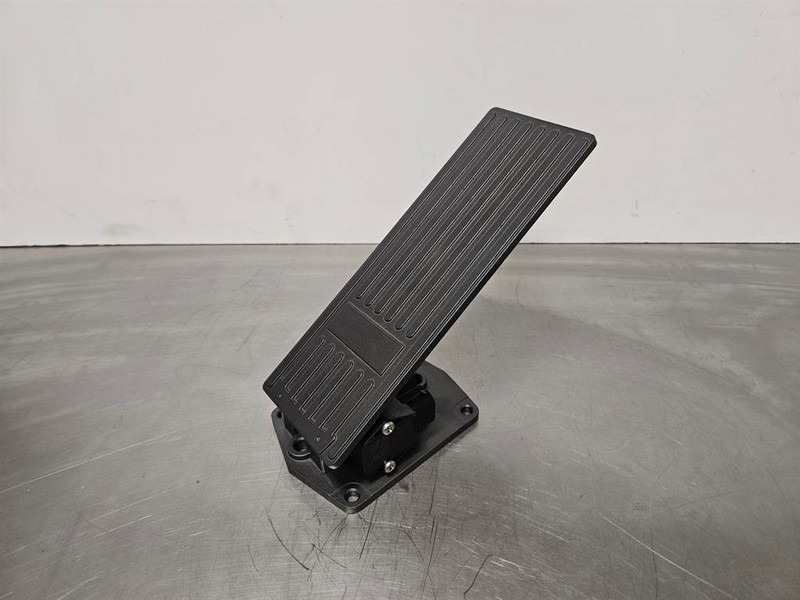 Terex TL260-5350260006-Gas pedal/Fusspedal/Gaspedaal - Електрична система в категорії Будівельна техніка: фото 3 Terex TL260-5350260006-Gas pedal/Fusspedal/Gaspedaal - Електрична система в категорії Будівельна техніка: фото 3