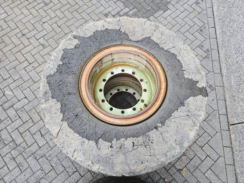 Terex TL260S-Banden 20.5-R25-Solid wheels / Full Gummi - Шини і диски в категорії Будівельна техніка: фото 4 Terex TL260S-Banden 20.5-R25-Solid wheels / Full Gummi - Шини і диски в категорії Будівельна техніка: фото 4