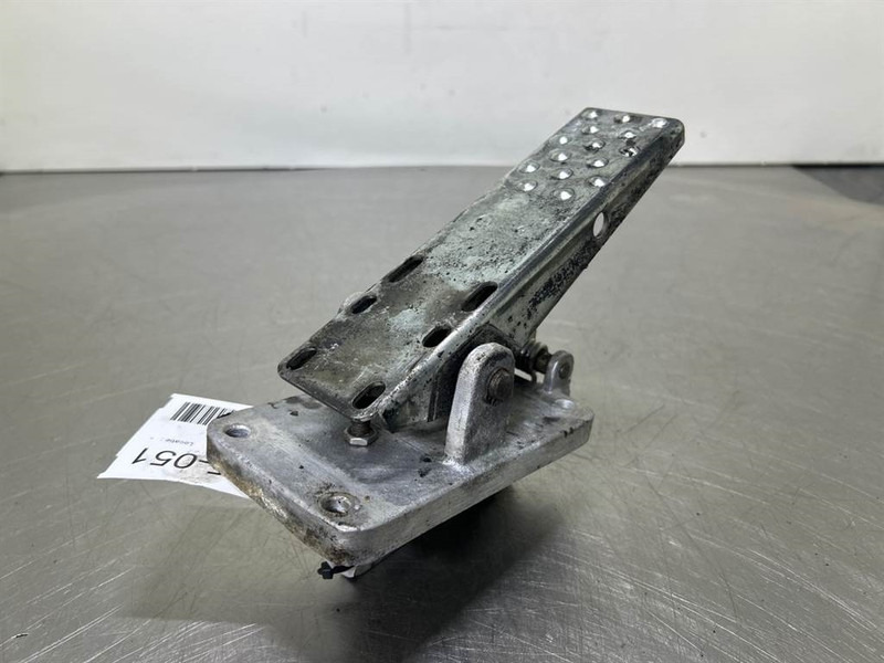 Terex TW150-6041506-Brake pedal/Bremspedal/Rempedaal - Кабіна й інтер'єр в категорії Будівельна техніка: фото 5 Terex TW150-6041506-Brake pedal/Bremspedal/Rempedaal - Кабіна й інтер'єр в категорії Будівельна техніка: фото 5