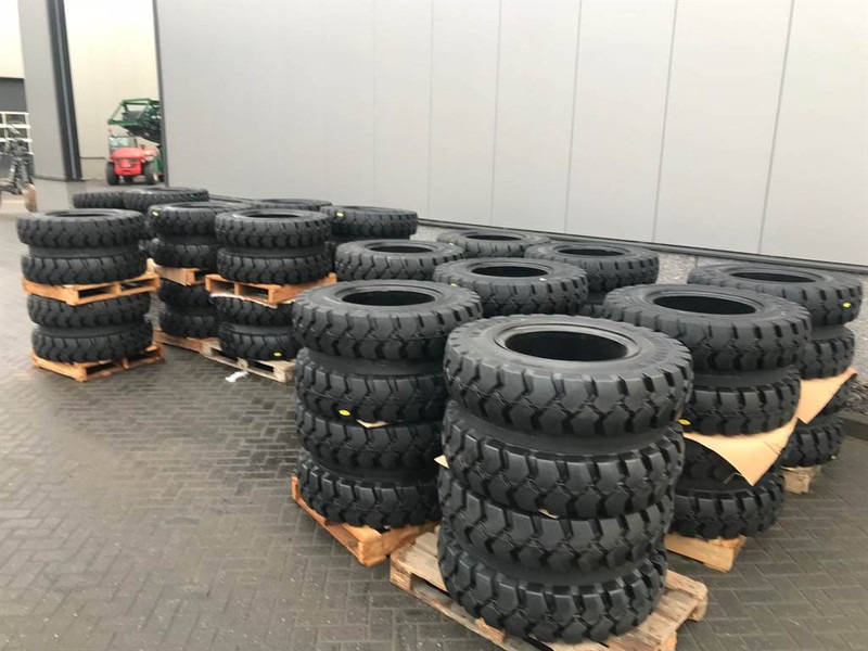 Trelleborg 10.00-20 Dual excavator solid-Tyre/Reifen/Banden - Шини і диски в категорії Будівельна техніка: фото 3 Trelleborg 10.00-20 Dual excavator solid-Tyre/Reifen/Banden - Шини і диски в категорії Будівельна техніка: фото 3