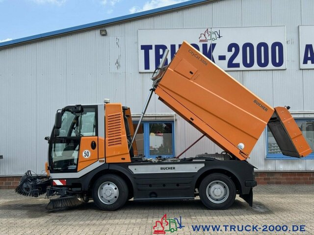 Bucher City Cat 5006 3 Besen 4 Radlenkung - Підмітально-прибиральна машина: фото 2 Bucher City Cat 5006 3 Besen 4 Radlenkung - Підмітально-прибиральна машина: фото 2