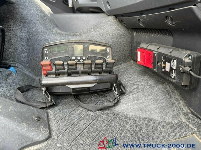 Mercedes-Benz Axor 1833 Hiab 122 ES-3 10m=1,2t. faltbar remote - Бортова вантажівка/ Платформа, Вантажівка з маніпулятором: фото 5 Mercedes-Benz Axor 1833 Hiab 122 ES-3 10m=1,2t. faltbar remote - Бортова вантажівка/ Платформа, Вантажівка з маніпулятором: фото 5