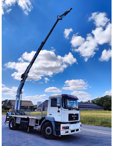 MAN 18.410 F2000 Cormach 22000 E4F + jib - Бортова вантажівка/ Платформа, Вантажівка з маніпулятором: фото 1 MAN 18.410 F2000 Cormach 22000 E4F + jib - Бортова вантажівка/ Платформа, Вантажівка з маніпулятором: фото 1