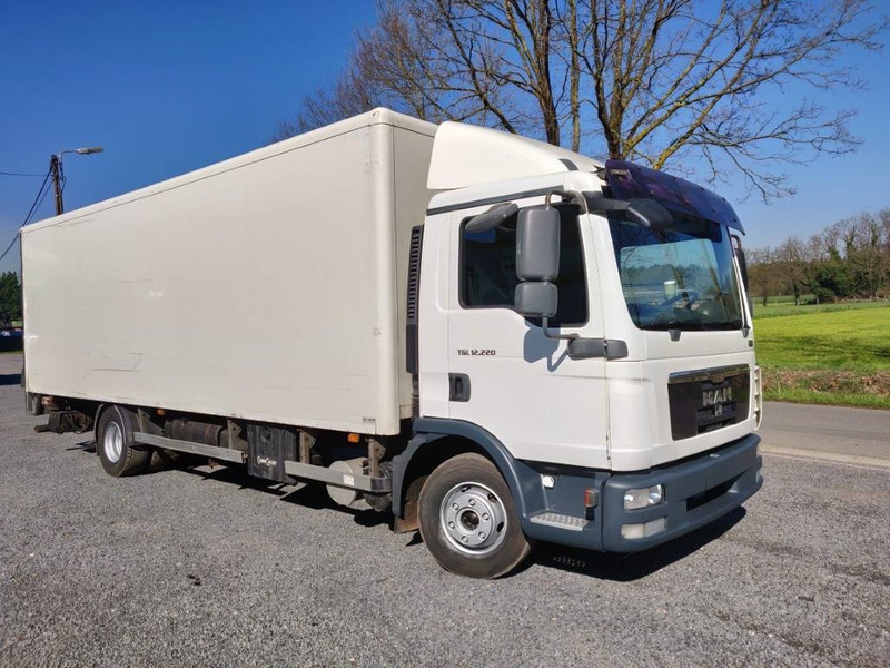 MAN TGL 12.220 TGL 12.220 bakwagen met laadklep euro5 - Вантажівка з закритим кузовом: фото 2 MAN TGL 12.220 TGL 12.220 bakwagen met laadklep euro5 - Вантажівка з закритим кузовом: фото 2