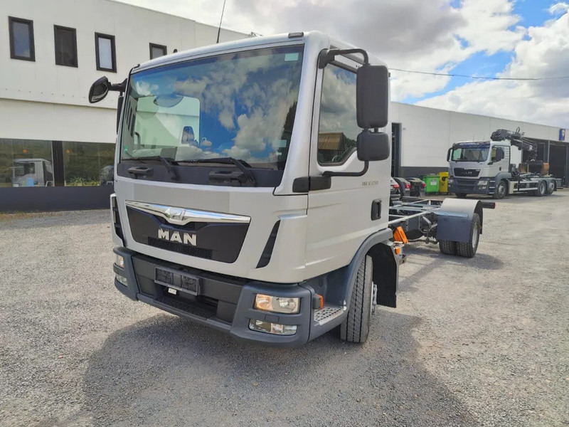 MAN TGL 12.250 Chassis cabine Euro6 - Вантажівка шасі: фото 2 MAN TGL 12.250 Chassis cabine Euro6 - Вантажівка шасі: фото 2