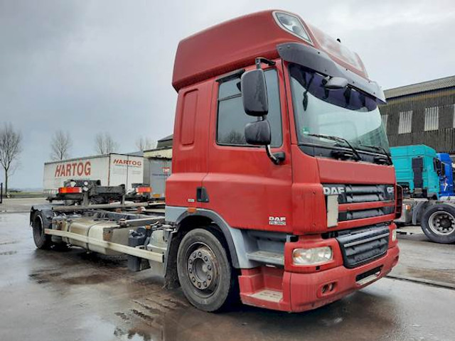 DAF CF75.360 MANUAL GEARBOX - Контейнеровоз/ Змінний кузов вантажівка: фото 2 DAF CF75.360 MANUAL GEARBOX - Контейнеровоз/ Змінний кузов вантажівка: фото 2