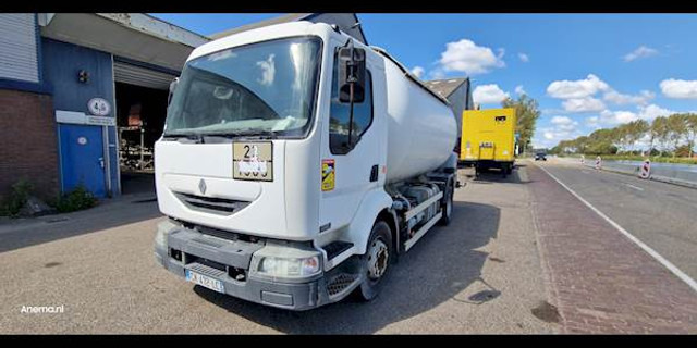 Renault MIDLUM 220 GAS / LPG - Вантажівка цистерна: фото 2 Renault MIDLUM 220 GAS / LPG - Вантажівка цистерна: фото 2