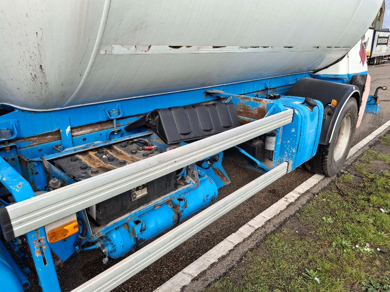 Renault MIDLUM 280DXI - Вантажівка цистерна: фото 3 Renault MIDLUM 280DXI - Вантажівка цистерна: фото 3