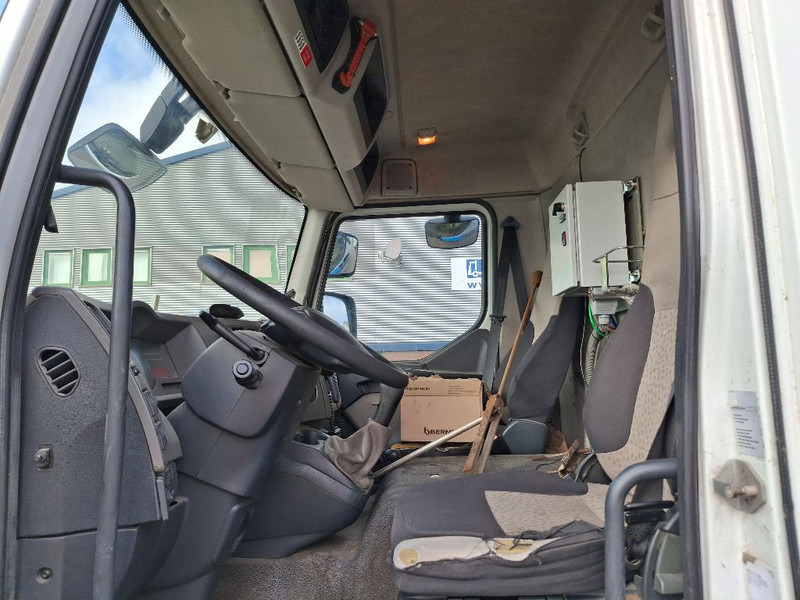 Renault MIDLUM 280DXI - Вантажівка цистерна: фото 4 Renault MIDLUM 280DXI - Вантажівка цистерна: фото 4