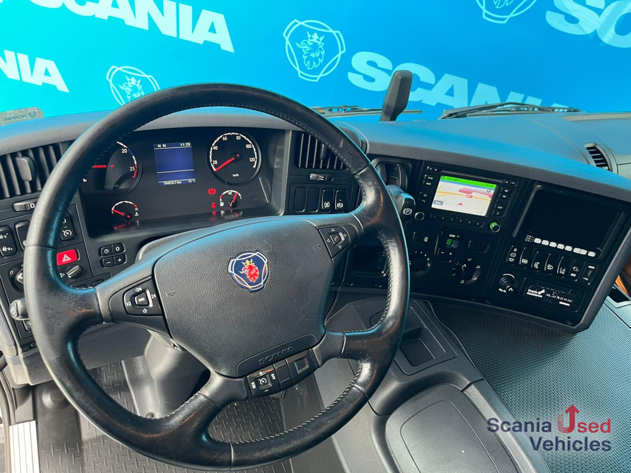 SCANIA P 280 DB4x2MNA TAILLIFT 2T BOX 750x249x230cm - Вантажівка з закритим кузовом: фото 2 SCANIA P 280 DB4x2MNA TAILLIFT 2T BOX 750x249x230cm - Вантажівка з закритим кузовом: фото 2