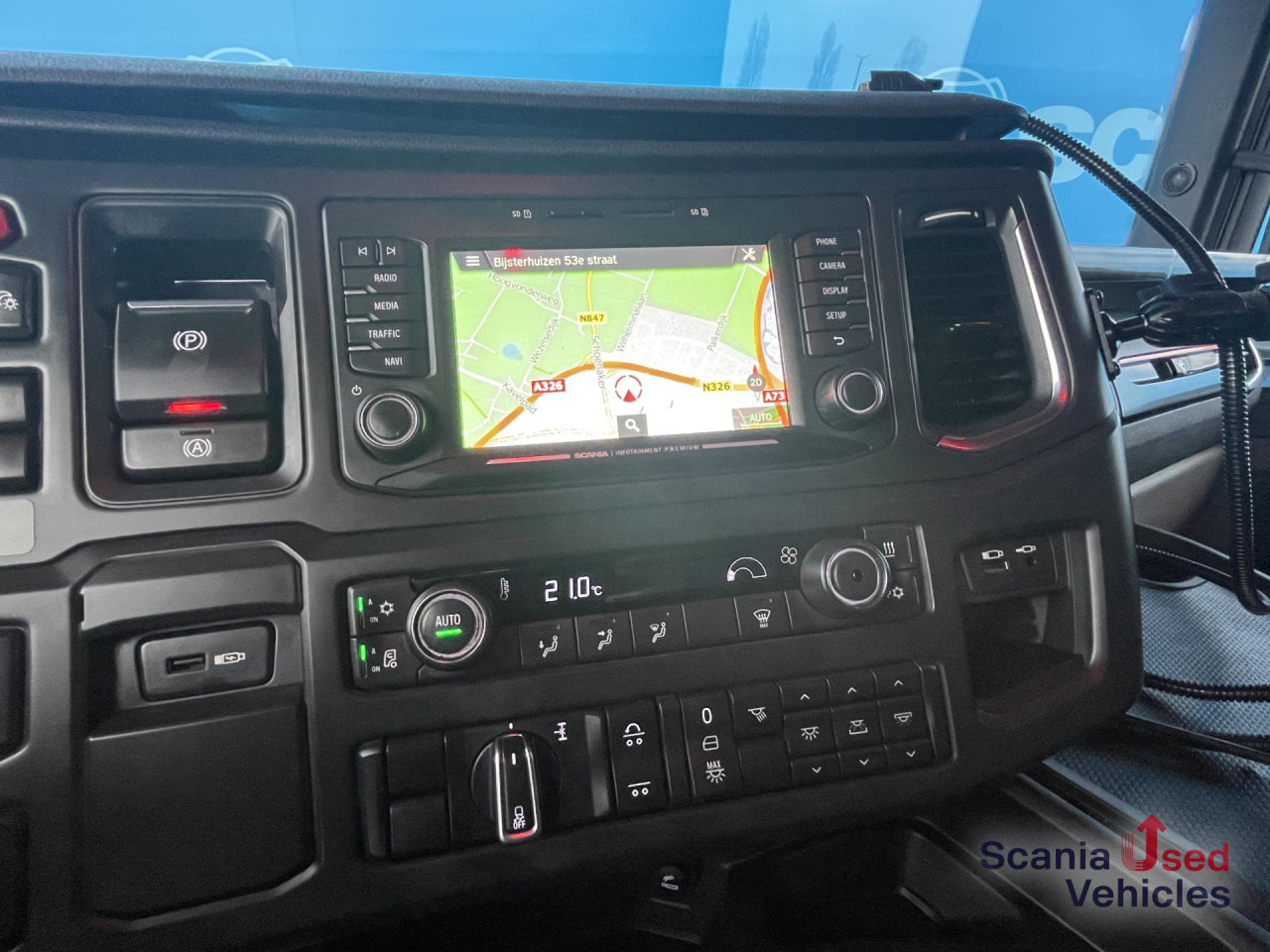 SCANIA R 650 B6x4NB RETARDER V8 WOOD KESLA 2112T CRANE - Лісовоз, Вантажівка з маніпулятором: фото 2 SCANIA R 650 B6x4NB RETARDER V8 WOOD KESLA 2112T CRANE - Лісовоз, Вантажівка з маніпулятором: фото 2