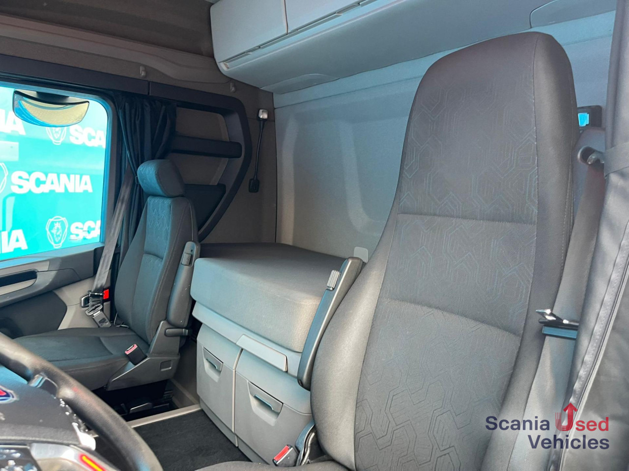 SCANIA R 410 A4x2NA RETARDER ADR FL LED ACC - Тягач: фото 3 SCANIA R 410 A4x2NA RETARDER ADR FL LED ACC - Тягач: фото 3