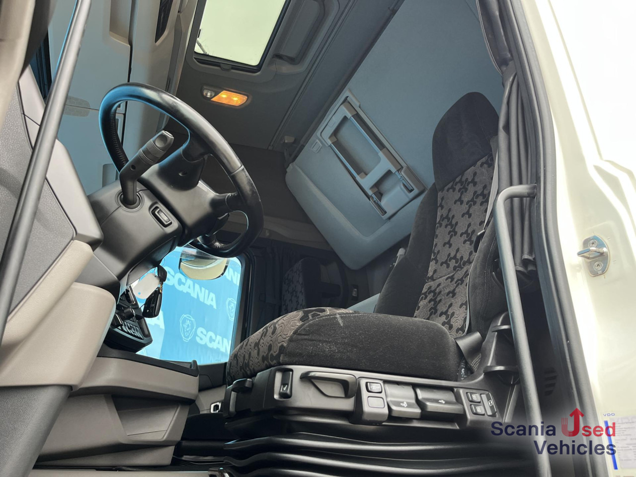 SCANIA R 450 A4x2LB RETARDER DIFF-L P-AIRCO FULL AIR - Тягач: фото 2 SCANIA R 450 A4x2LB RETARDER DIFF-L P-AIRCO FULL AIR - Тягач: фото 2