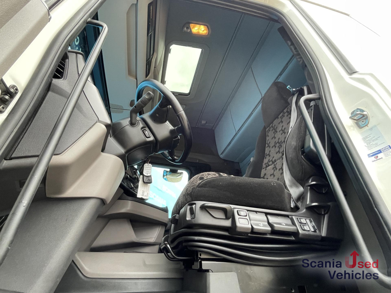 SCANIA R 450 A4x2NA DIFF LOCK RETARDER ACC NAVI - Тягач: фото 3 SCANIA R 450 A4x2NA DIFF LOCK RETARDER ACC NAVI - Тягач: фото 3
