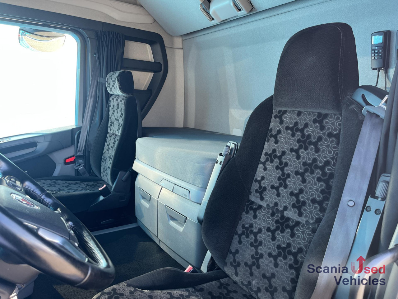 SCANIA R 450 A4x2NB RETARDER DIFF-L FULL AIR 8T P-AIRCO - Тягач: фото 3 SCANIA R 450 A4x2NB RETARDER DIFF-L FULL AIR 8T P-AIRCO - Тягач: фото 3