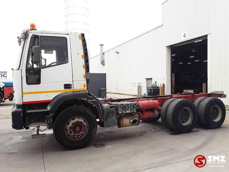 Iveco Eurotrakker 260.34 6x4 manual pump! - Вантажівка шасі: фото 5 Iveco Eurotrakker 260.34 6x4 manual pump! - Вантажівка шасі: фото 5