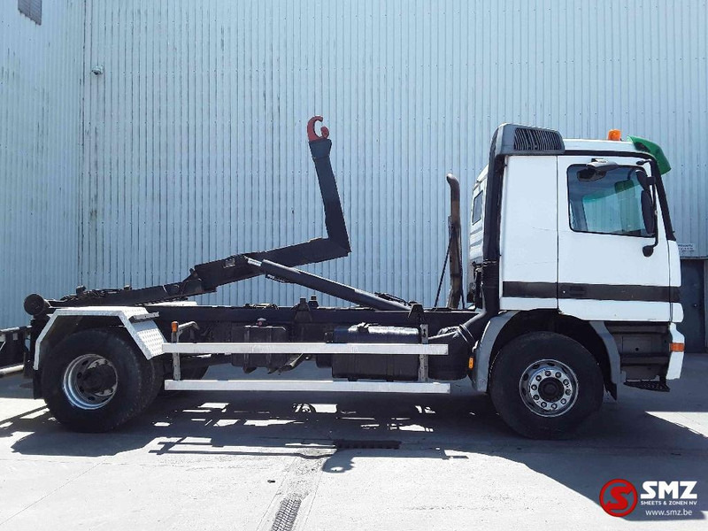Mercedes-Benz Actros 1831 manual lames airco belgium truck - Контейнеровоз/ Змінний кузов вантажівка: фото 4 Mercedes-Benz Actros 1831 manual lames airco belgium truck - Контейнеровоз/ Змінний кузов вантажівка: фото 4