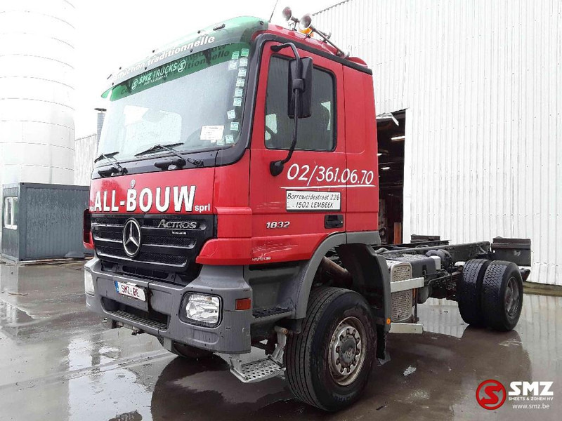 Mercedes-Benz Actros 1832 4x4 209000 km!! - Вантажівка шасі: фото 3 Mercedes-Benz Actros 1832 4x4 209000 km!! - Вантажівка шасі: фото 3