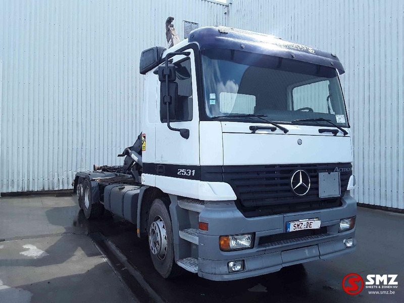 Mercedes-Benz Actros 2531 francais - Контейнеровоз/ Змінний кузов вантажівка: фото 1 Mercedes-Benz Actros 2531 francais - Контейнеровоз/ Змінний кузов вантажівка: фото 1