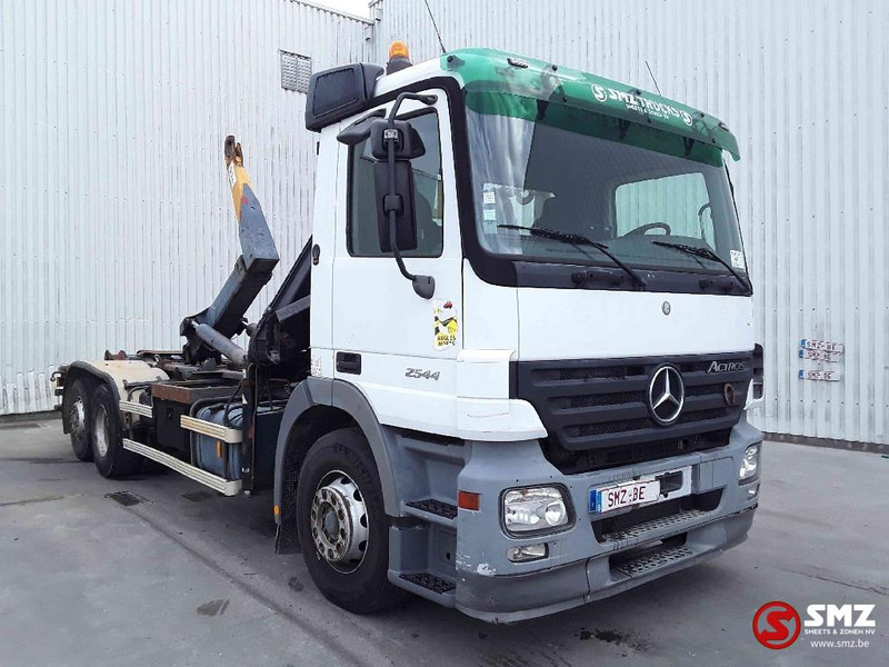 Mercedes-Benz Actros 2544 hiab 102.2 remote hook retarder - Контейнеровоз/ Змінний кузов вантажівка, Вантажівка з маніпулятором: фото 1 Mercedes-Benz Actros 2544 hiab 102.2 remote hook retarder - Контейнеровоз/ Змінний кузов вантажівка, Вантажівка з маніпулятором: фото 1