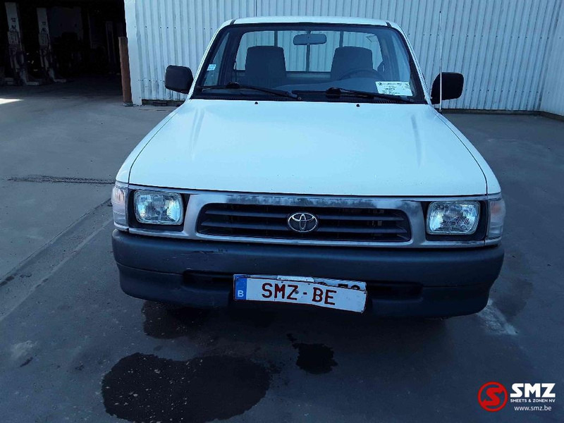 Toyota Hilux - Легковий автомобіль: фото 2 Toyota Hilux - Легковий автомобіль: фото 2