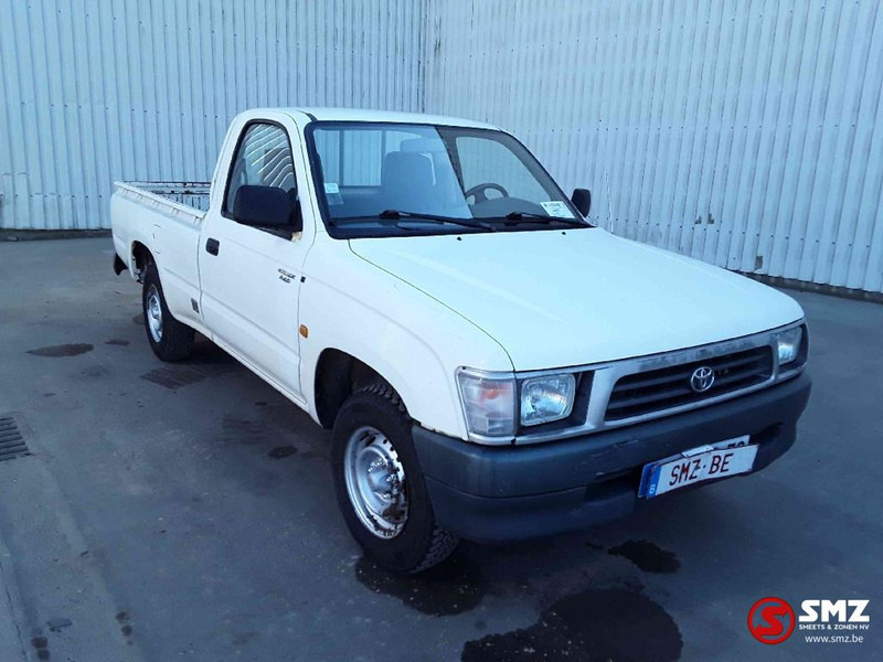 Toyota Hilux - Легковий автомобіль: фото 1 Toyota Hilux - Легковий автомобіль: фото 1