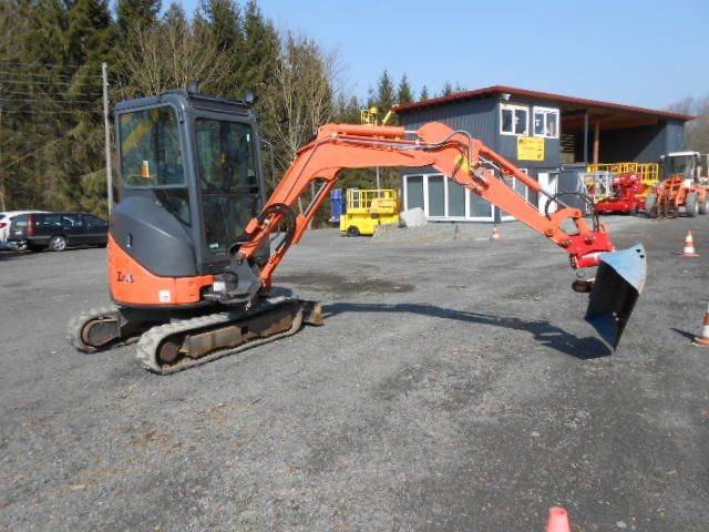 Hitachi ZX22U-2CLR , Powertilt Hitachi ZX22U-2CLR , Powertilt - Міні-екскаватор: фото 3 Hitachi ZX22U-2CLR , Powertilt Hitachi ZX22U-2CLR , Powertilt - Міні-екскаватор: фото 3