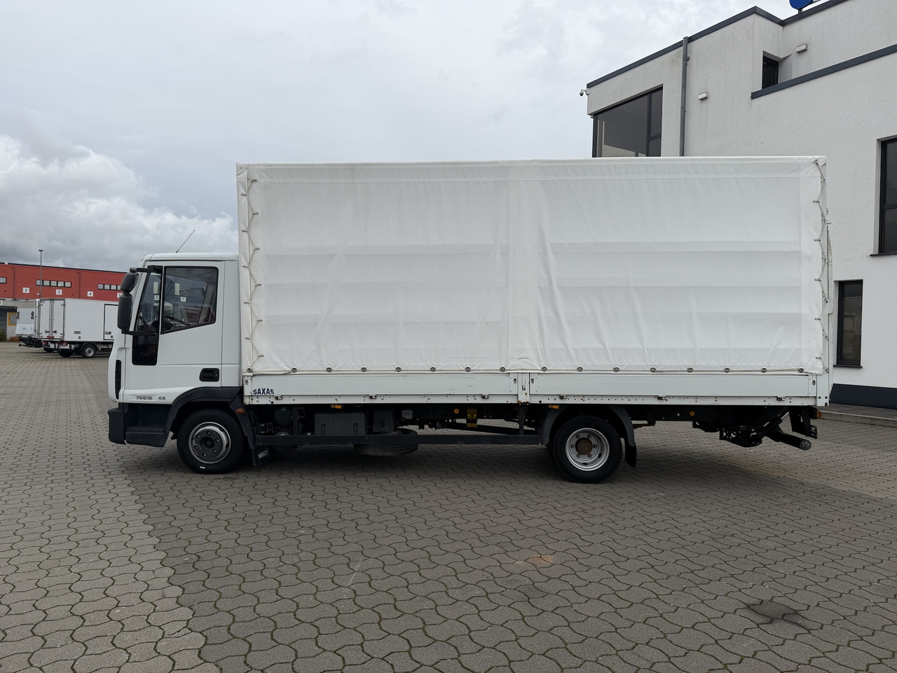 Iveco 75 E 180 4x2 LBW - Тентований фургон: фото 3 Iveco 75 E 180 4x2 LBW - Тентований фургон: фото 3