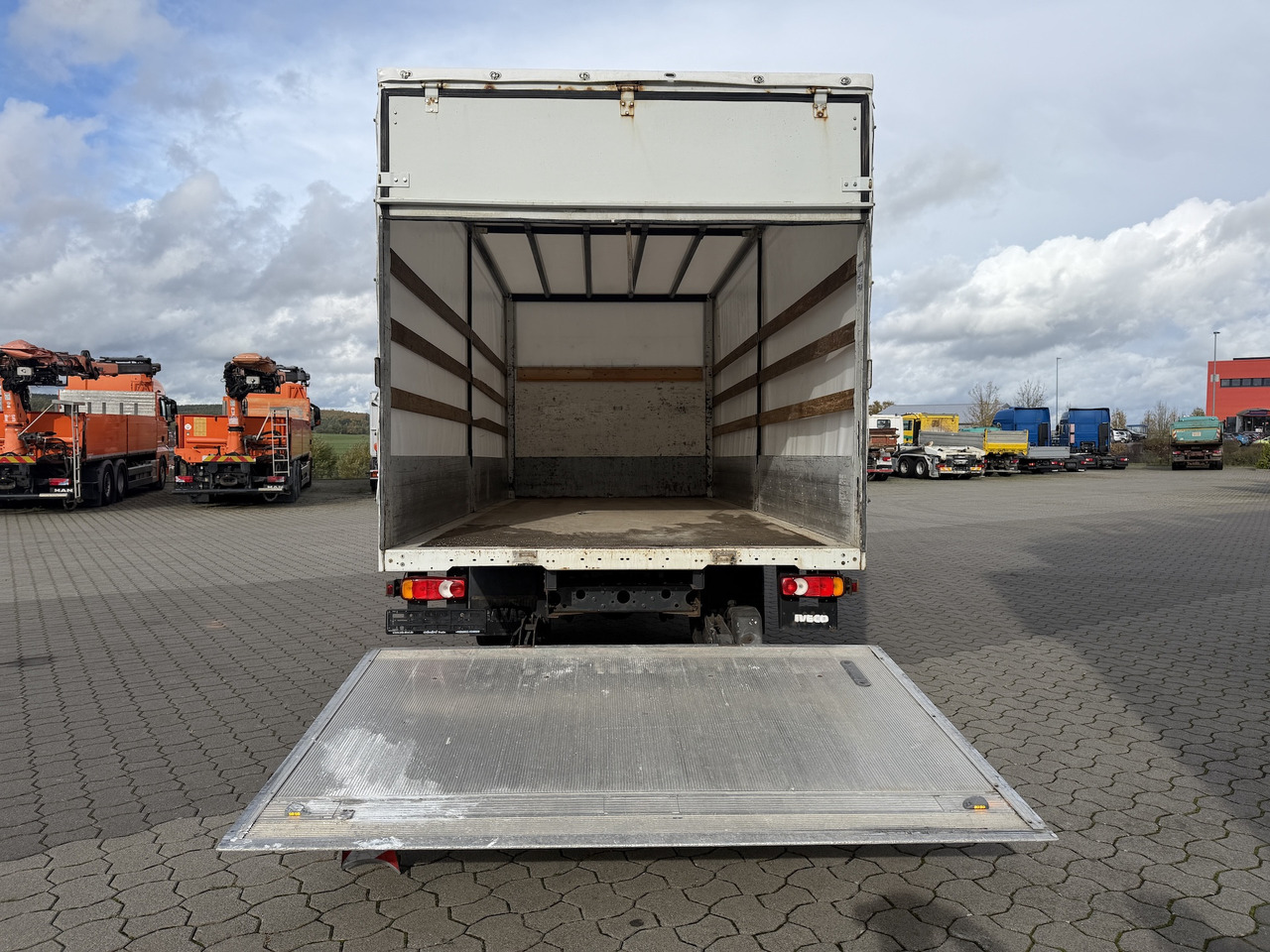 Iveco 75 E 180 4x2 LBW - Тентований фургон: фото 2 Iveco 75 E 180 4x2 LBW - Тентований фургон: фото 2