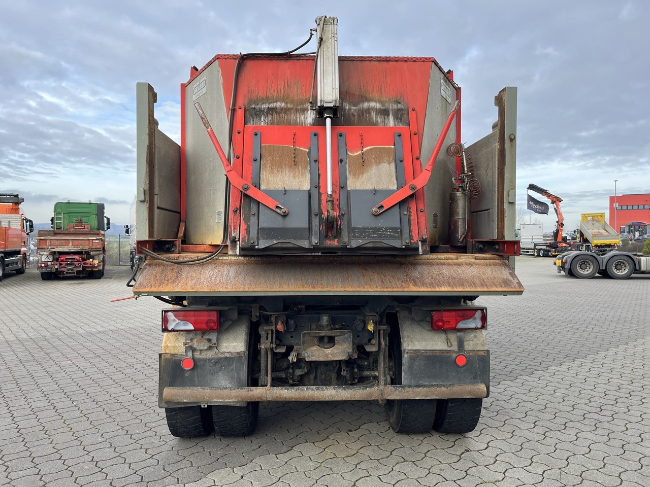 Самоскид вантажівка MAN 35.430 8x4    Intarder   Analog Tacho   Bordmatik: фото 6