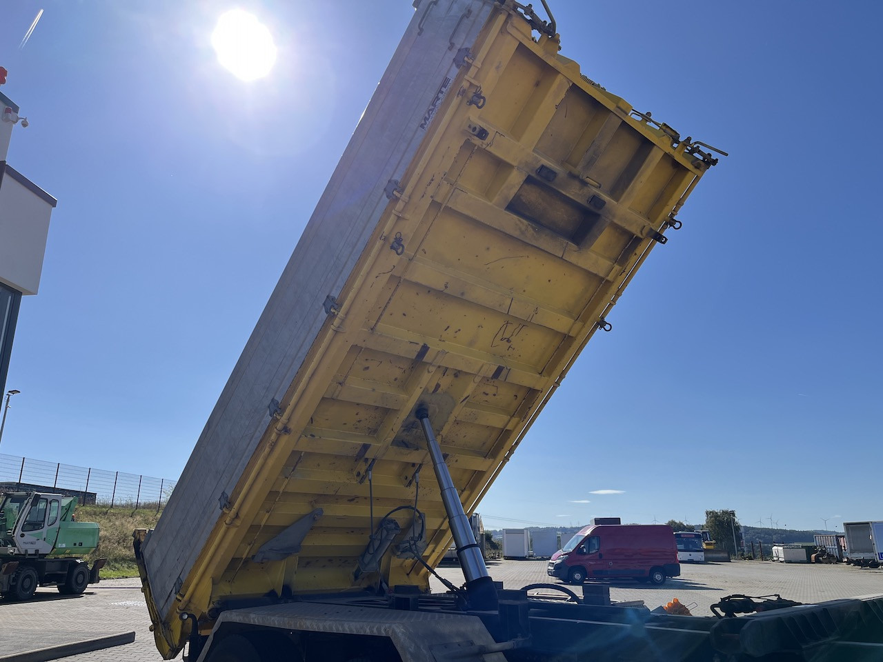 MAN TGS 28.480 6x4 4x4 Dreiseitenkipper Allrad Liftachse - Самоскид вантажівка: фото 2 MAN TGS 28.480 6x4 4x4 Dreiseitenkipper Allrad Liftachse - Самоскид вантажівка: фото 2