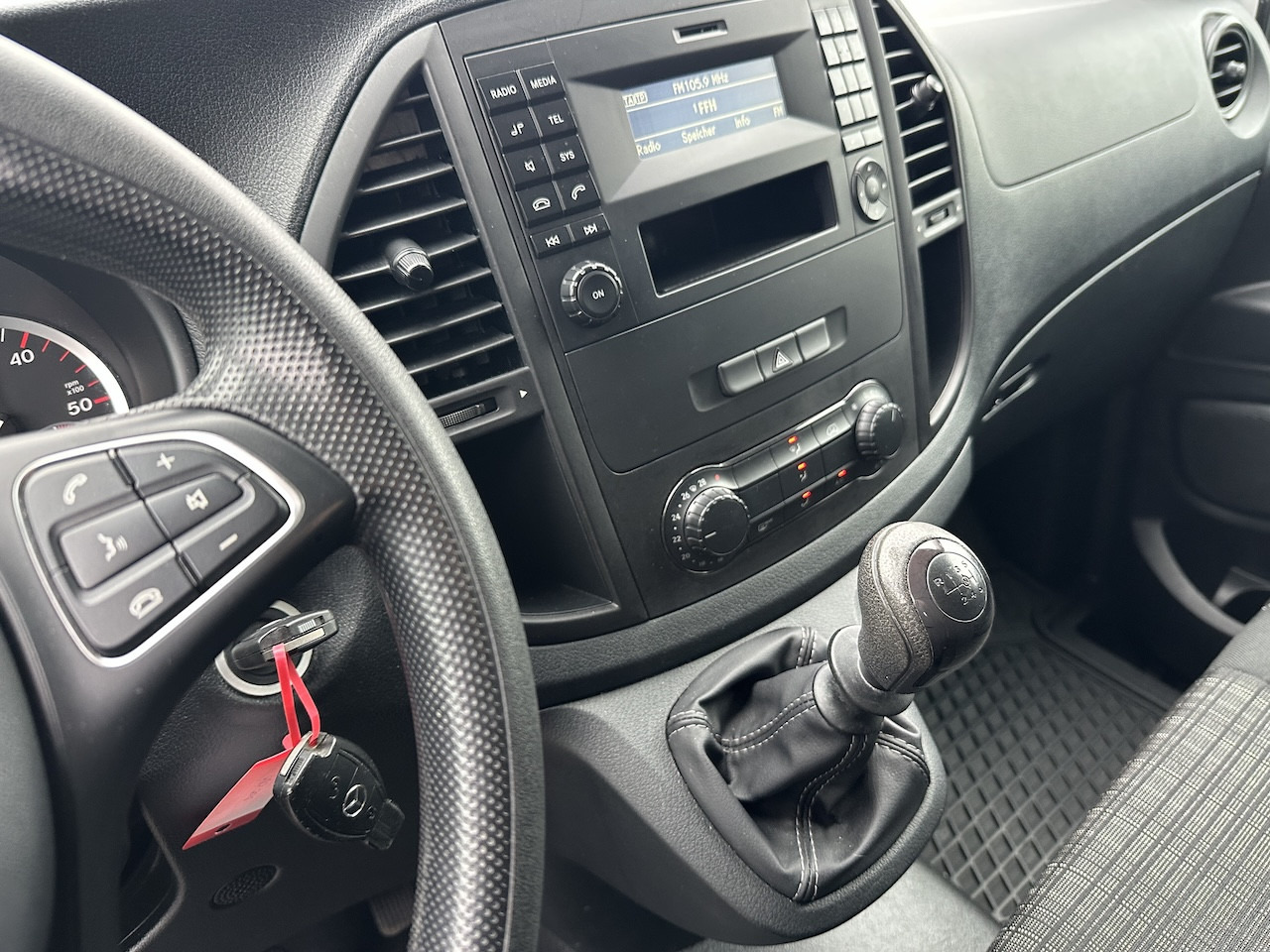 Mercedes-Benz Vito 111 CDI   9 Sitzer   BT   FSE   Klima   Tempomat   Radio - Пасажирський фургон: фото 5 Mercedes-Benz Vito 111 CDI   9 Sitzer   BT   FSE   Klima   Tempomat   Radio - Пасажирський фургон: фото 5