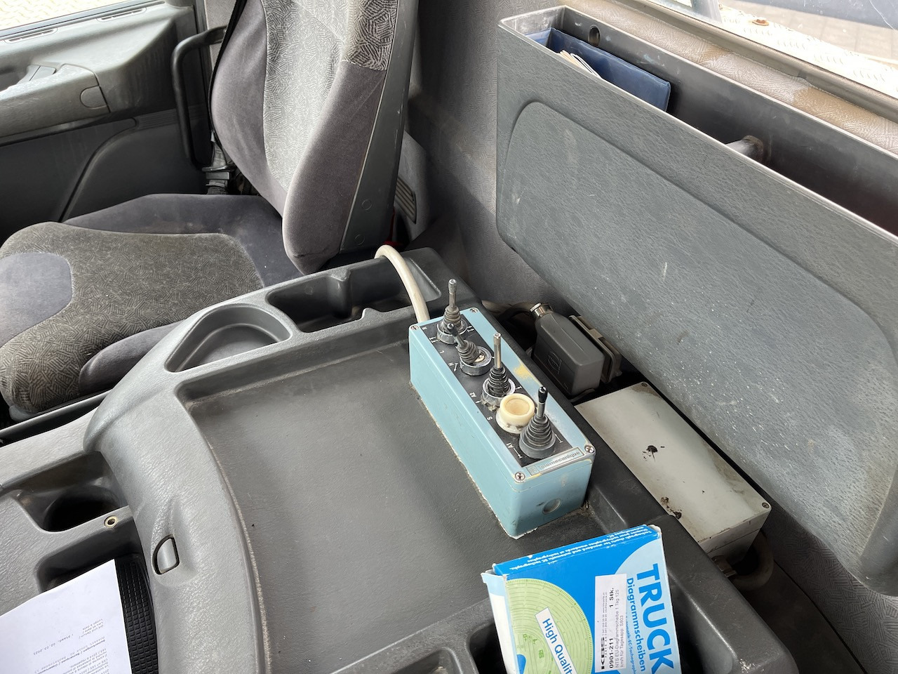 Scania P114 340 4x2 Trösch Absetzkipper Retarder AHK - Скіповий навантажувач вантажівка: фото 4 Scania P114 340 4x2 Trösch Absetzkipper Retarder AHK - Скіповий навантажувач вантажівка: фото 4