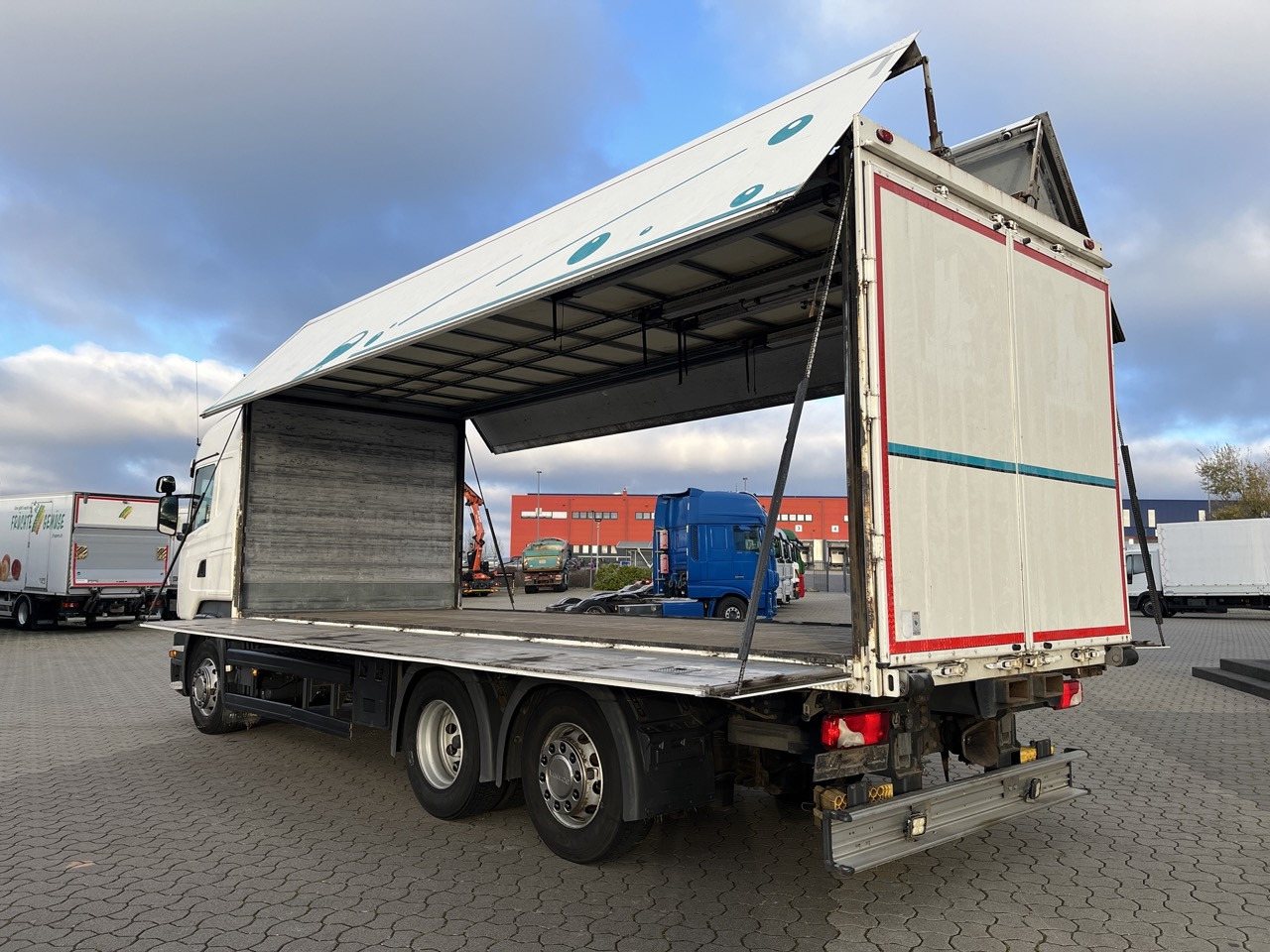 Scania R 450 6x2 Geränke Lenkachse Retarder - Вантажівка з закритим кузовом: фото 3 Scania R 450 6x2 Geränke Lenkachse Retarder - Вантажівка з закритим кузовом: фото 3