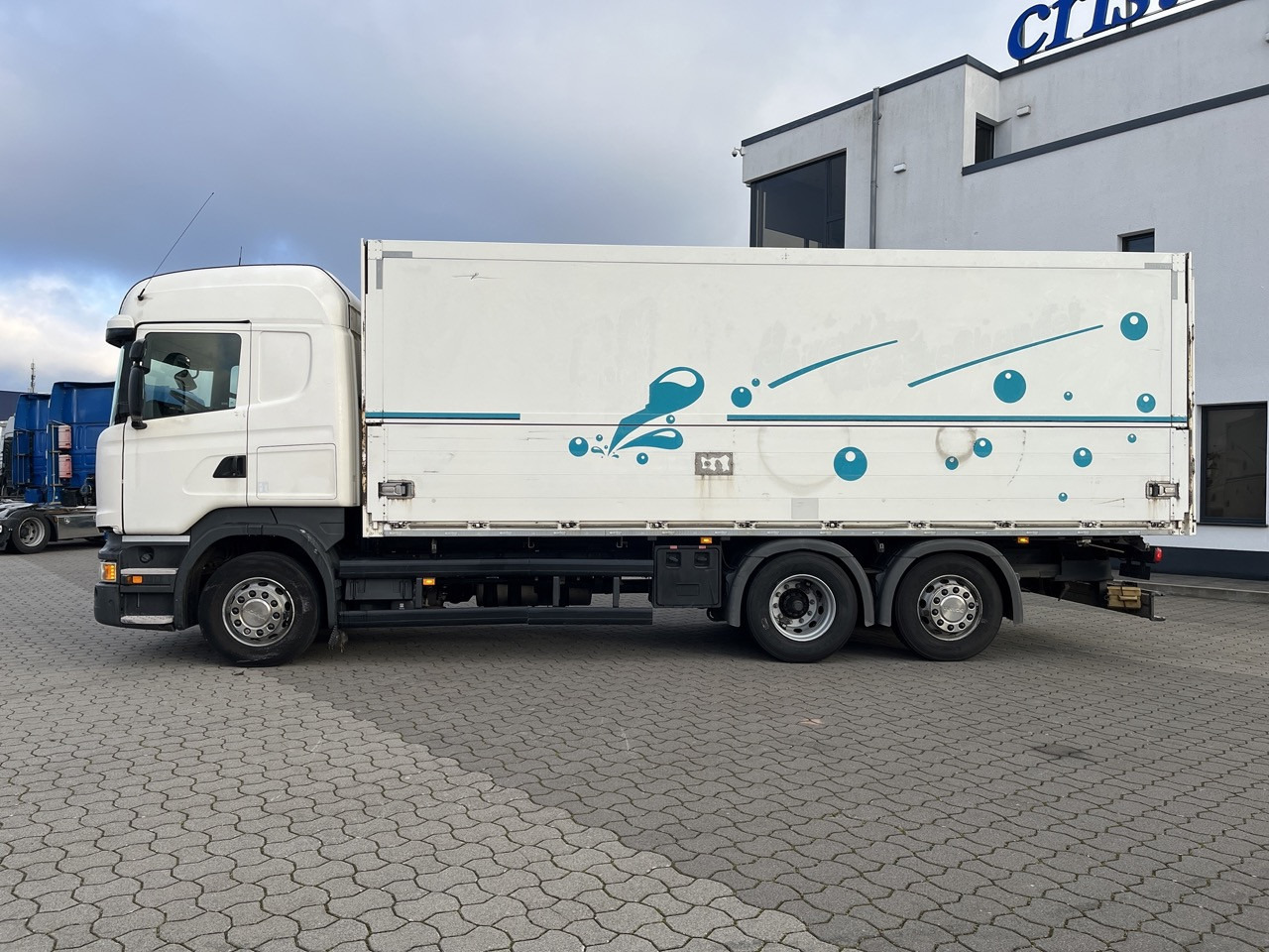 Scania R 450 6x2 Geränke Lenkachse Retarder - Вантажівка з закритим кузовом: фото 4 Scania R 450 6x2 Geränke Lenkachse Retarder - Вантажівка з закритим кузовом: фото 4