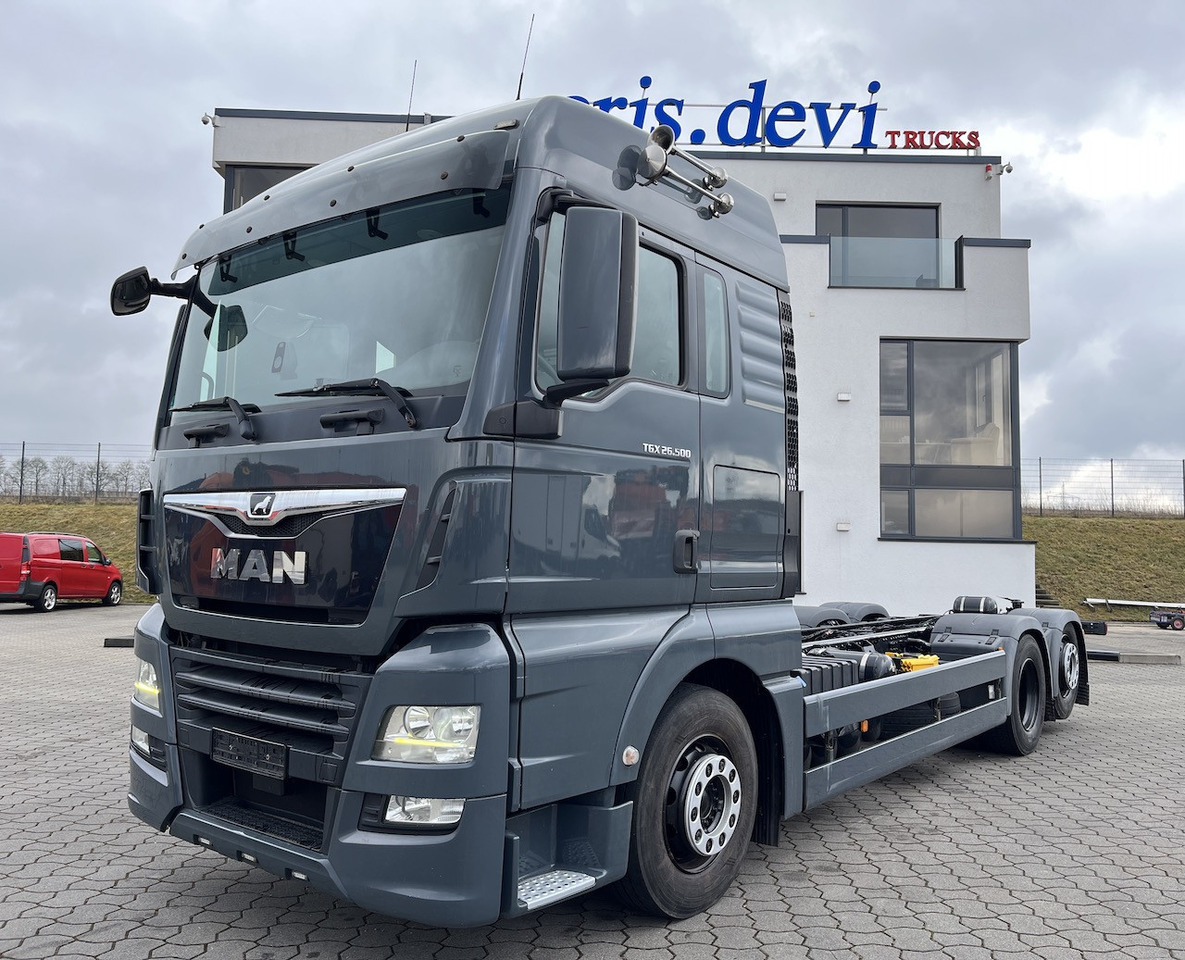 MAN TGX 26.500 6x2 Fahrgestell Lenk-Liftachse AHK - Вантажівка: фото 1 MAN TGX 26.500 6x2 Fahrgestell Lenk-Liftachse AHK - Вантажівка: фото 1
