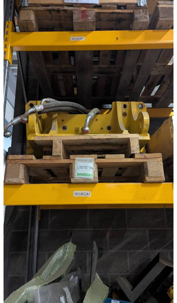 Komatsu D37PX-23 / -24 BRACKET - 11Y-21-41471 - Рама/ Шасі в категорії Будівельна техніка: фото 1 Komatsu D37PX-23 / -24 BRACKET - 11Y-21-41471 - Рама/ Шасі в категорії Будівельна техніка: фото 1