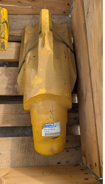 Komatsu PC800 ADAPTER 209-70-44270 K130385CC - Ківш в категорії Будівельна техніка: фото 1 Komatsu PC800 ADAPTER 209-70-44270 K130385CC - Ківш в категорії Будівельна техніка: фото 1