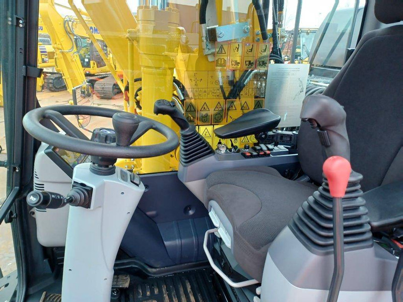 Komatsu PW180-11E0 - Колісний екскаватор: фото 4 Komatsu PW180-11E0 - Колісний екскаватор: фото 4