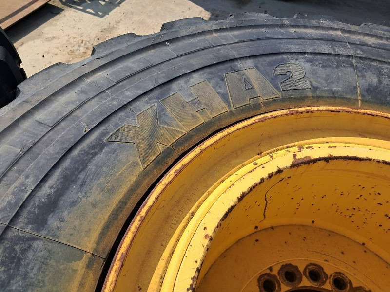 Komatsu WA380 4x RIM ASSY 423-30-62201 - Шини і диски в категорії Будівельна техніка: фото 5 Komatsu WA380 4x RIM ASSY 423-30-62201 - Шини і диски в категорії Будівельна техніка: фото 5