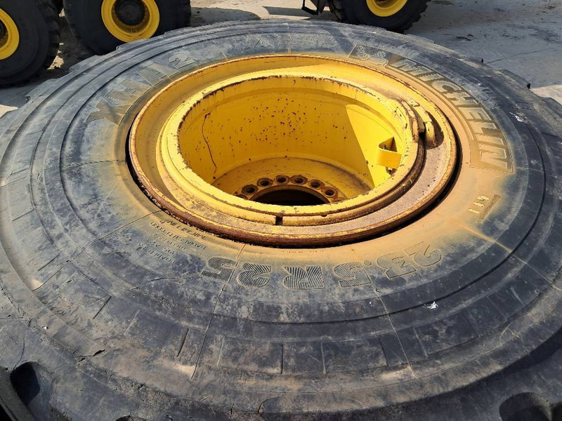 Komatsu WA380 4x RIM ASSY 423-30-62201 - Шини і диски в категорії Будівельна техніка: фото 1 Komatsu WA380 4x RIM ASSY 423-30-62201 - Шини і диски в категорії Будівельна техніка: фото 1