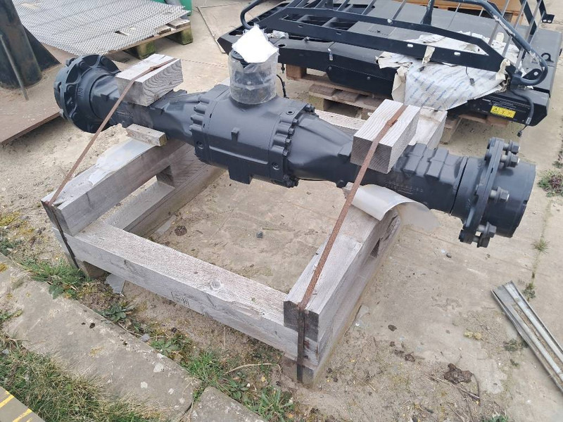 Komatsu WA80M-8E0 FRONT AXLY ASSY 42U-22-51010 - Колісний навантажувач: фото 2 Komatsu WA80M-8E0 FRONT AXLY ASSY 42U-22-51010 - Колісний навантажувач: фото 2