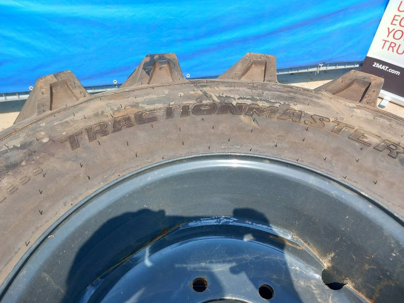 TractionMaster 18-19,5 - Шини і диски в категорії Вантажно-розвантажувальна техніка: фото 2 TractionMaster 18-19,5 - Шини і диски в категорії Вантажно-розвантажувальна техніка: фото 2