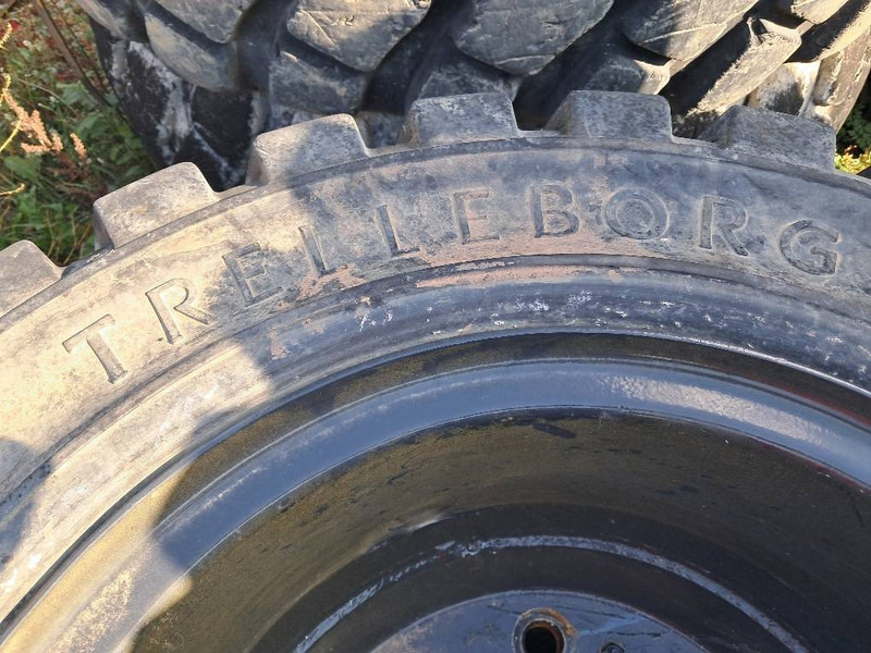 Trelleborg Excavator 10.00-20 SOLID (8 tyres) - Шини і диски в категорії Будівельна техніка: фото 3 Trelleborg Excavator 10.00-20 SOLID (8 tyres) - Шини і диски в категорії Будівельна техніка: фото 3