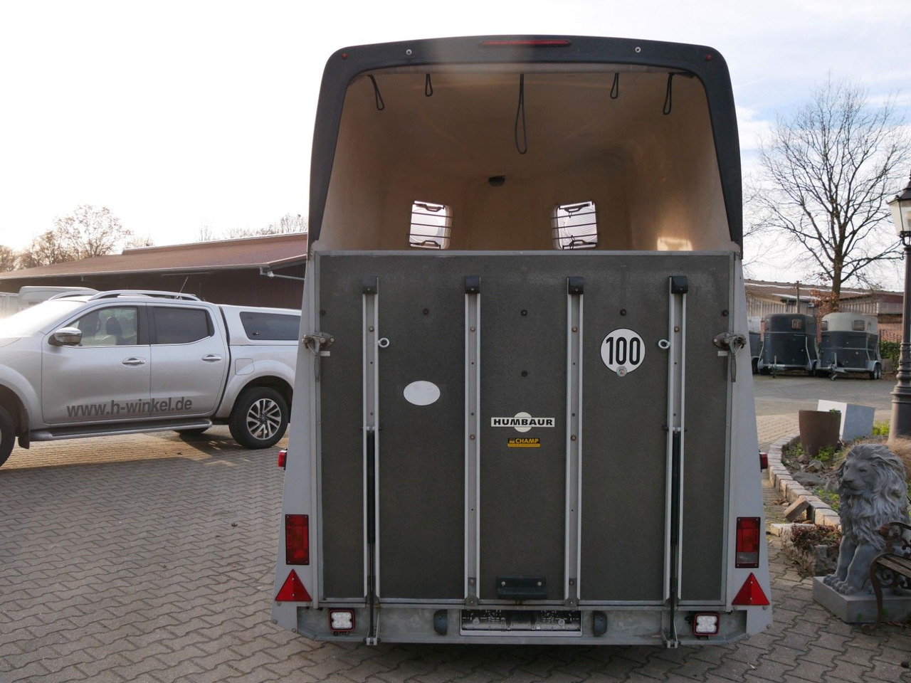 Humbaur Atis 2 Pferde Sattelkammer - Для перевезення худоби причіп: фото 2 Humbaur Atis 2 Pferde Sattelkammer - Для перевезення худоби причіп: фото 2