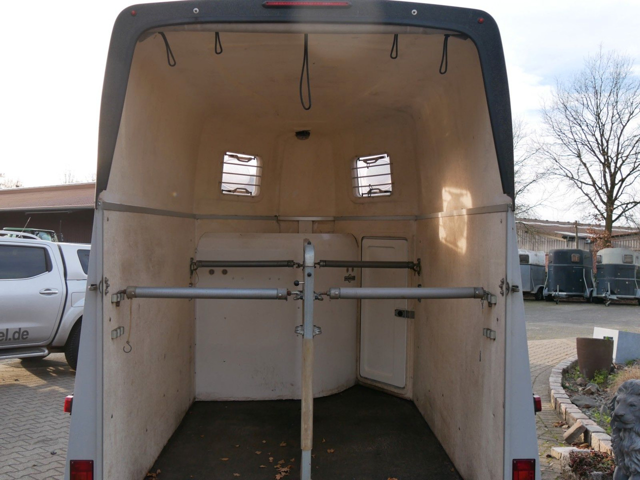 Humbaur Atis 2 Pferde Sattelkammer - Для перевезення худоби причіп: фото 3 Humbaur Atis 2 Pferde Sattelkammer - Для перевезення худоби причіп: фото 3